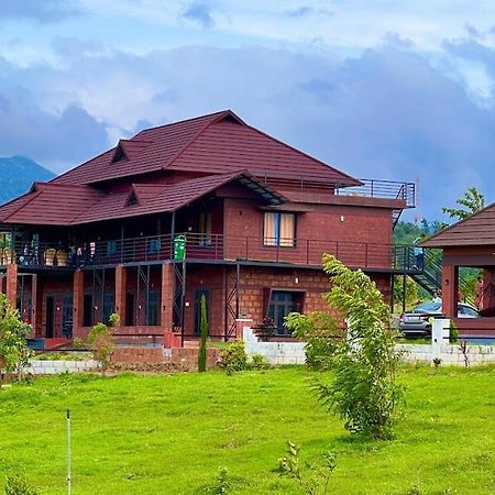 Misty Valley Resort Varagampadi Esterno foto