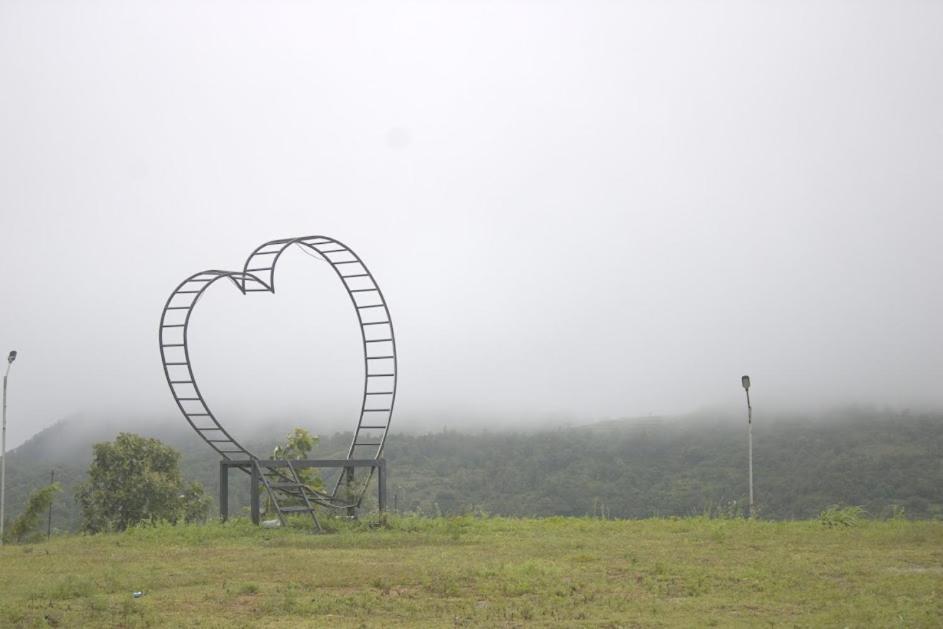 Misty Valley Resort Varagampadi Esterno foto