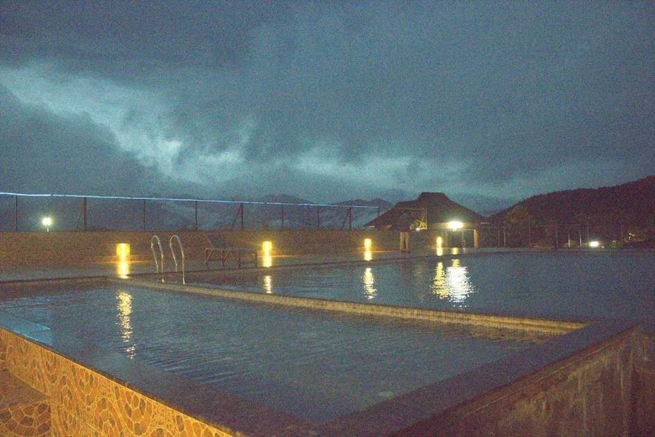Misty Valley Resort Varagampadi Esterno foto